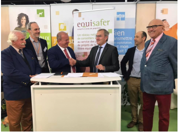 Signature d'une convention nationale entre la Fédération des Conseils des Chevaux et la FNSafer