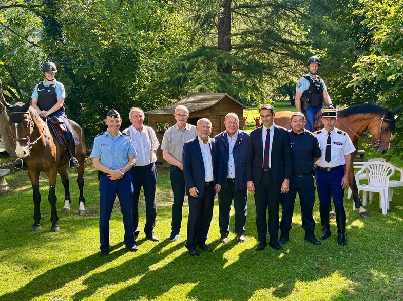 La Garde Républicaine à la rencontre de la Brigade Equestre de Chartres dans le cadre de la semaine de patrouilles équestres