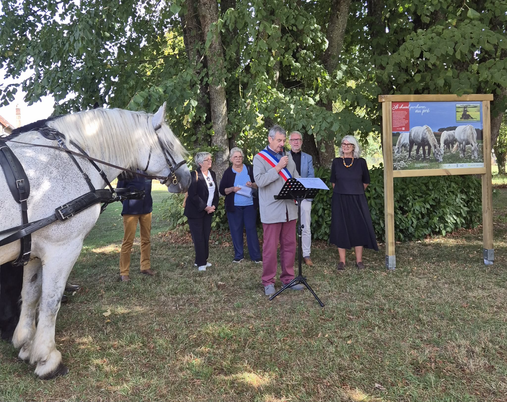 Inauguration du parcours photographiques  éducatif en pays du Perche (Le Percheron)
